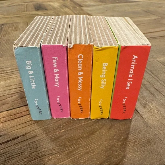 📚 LOVEVERY Mini Book Set - Picture 3 of 3